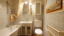 Vergrößern / Details: Badezimmer im Erdgeschoß